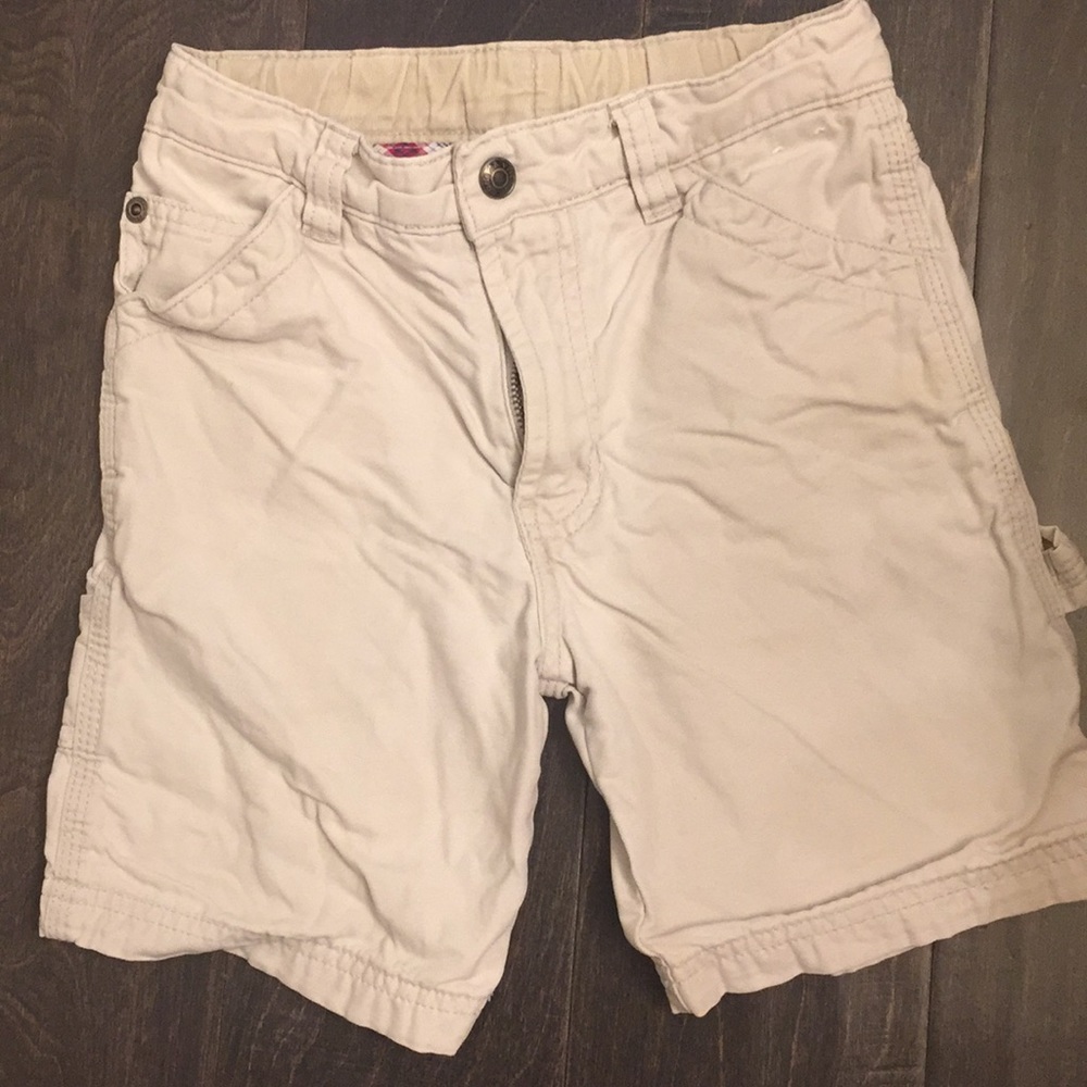 Sonoma shorts pants  5 in  Tan color